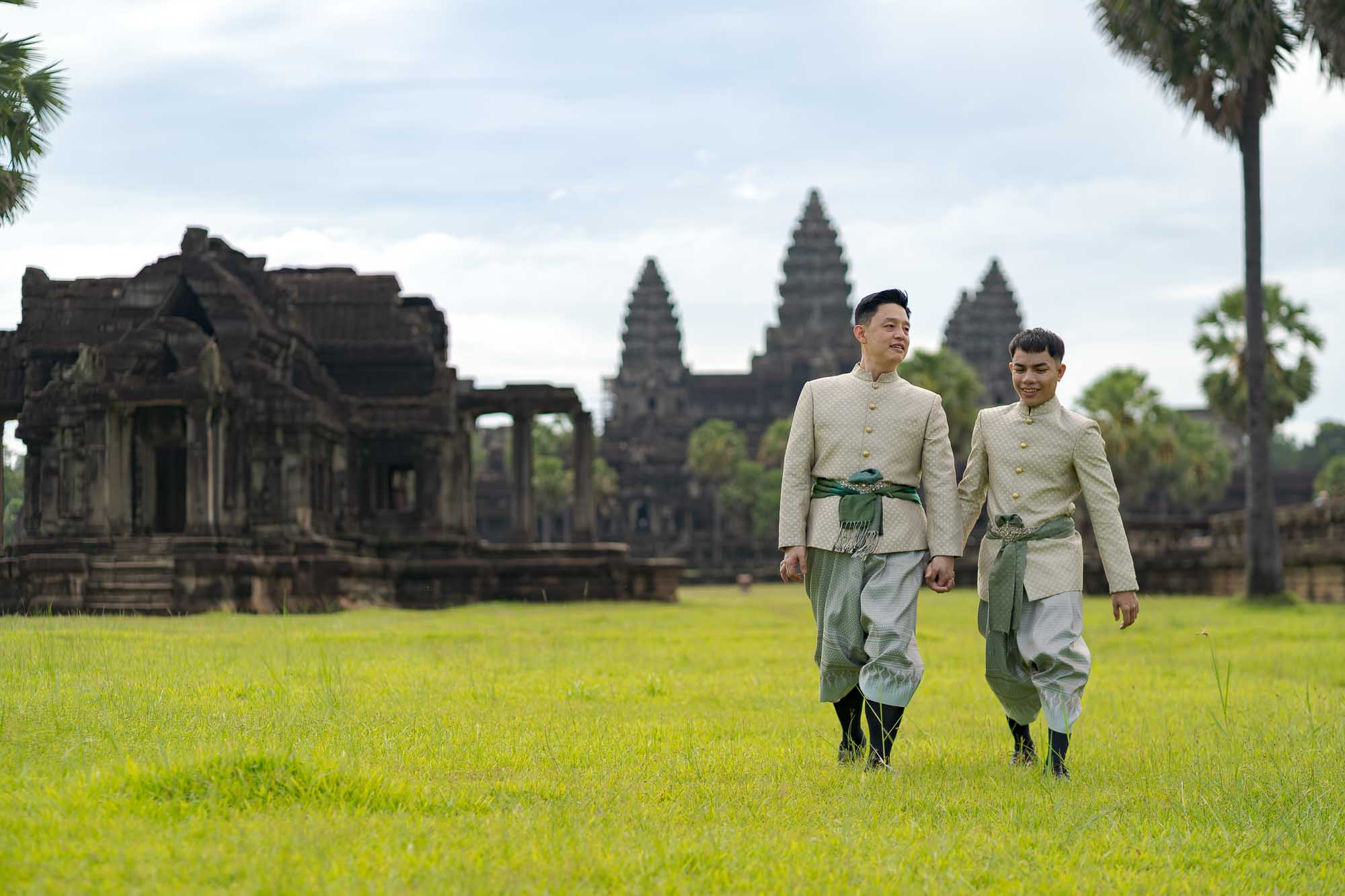 Angkor Wat Photographer photoshoot with traditional dress