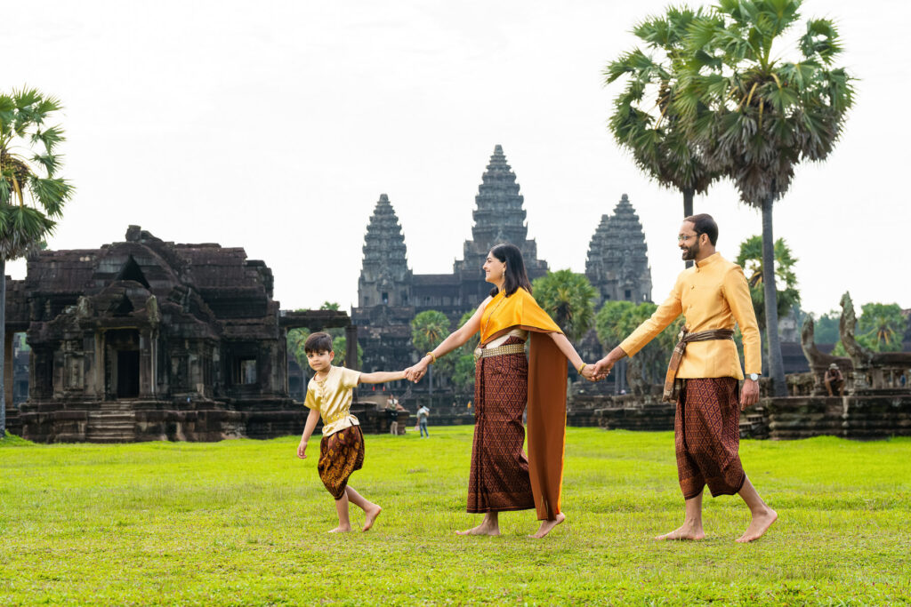 angkor wat photoshoot with traditional cambodian clothing 2