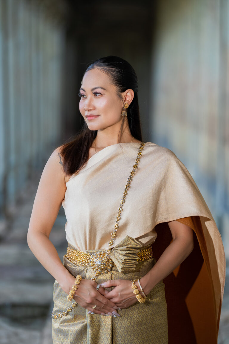 tradional cambodian clothes couples photoshoot with angkor wat photographer at angkor wat 2