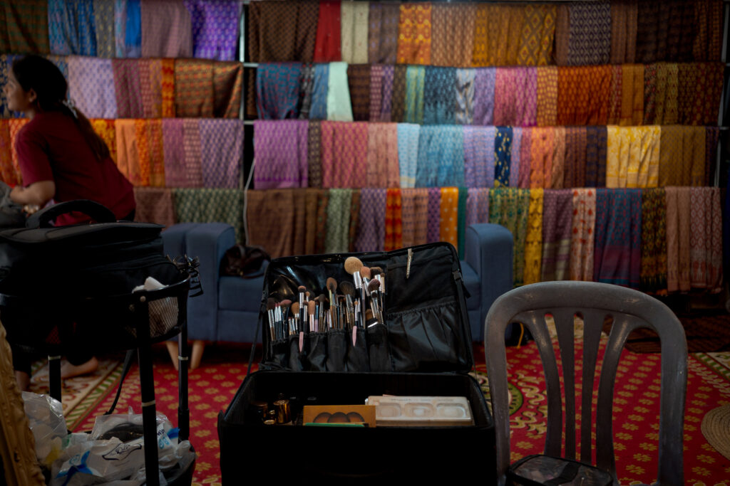traditional clothes rental shop with make up set near angkor wat, siem reap