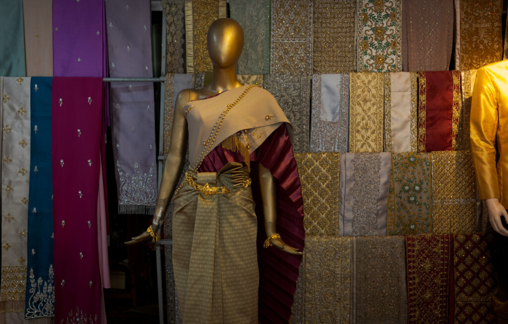 traditional clothes rental shop near angkor wat, siem reap 4