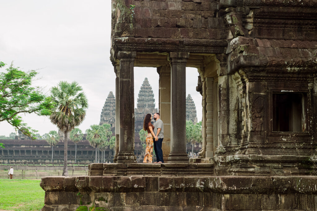 Angkor Wat couples photoshoot